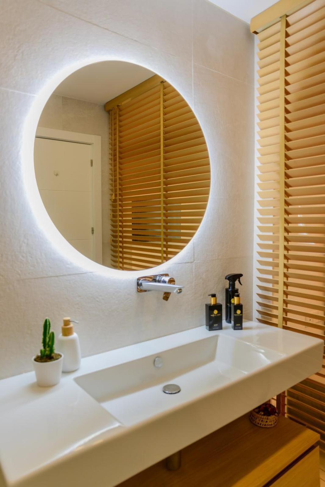 Luxurious 3 Bed With A Lovely Sea View In Carvajal Lejlighed Benalmádena