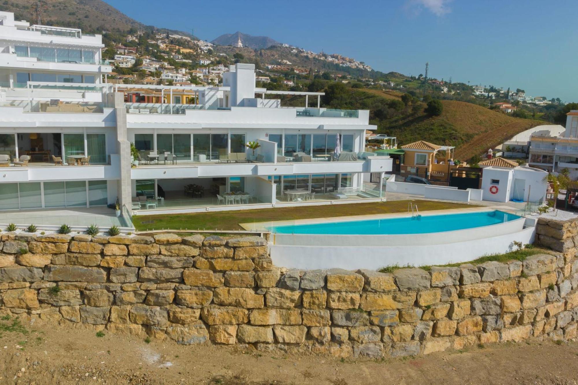Luxurious 3 Bed With A Lovely Sea View In Carvajal *