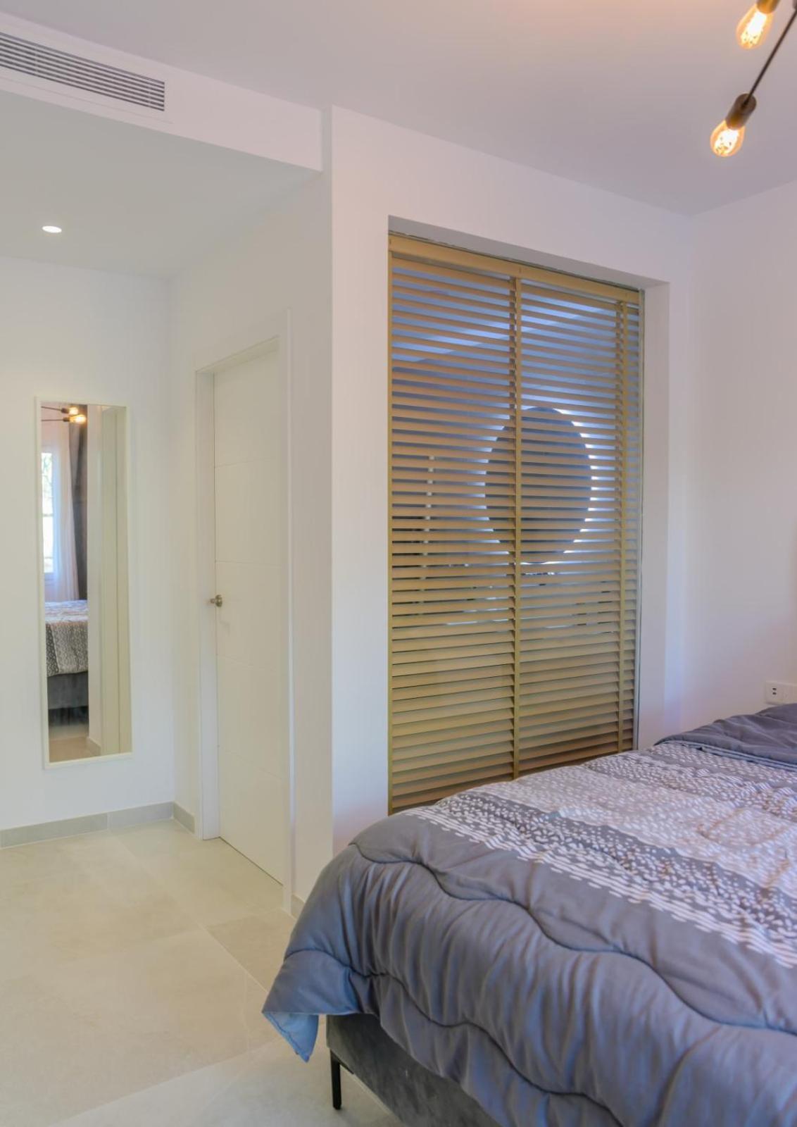 Luxurious 3 Bed With A Lovely Sea View In Carvajal * Benalmádena