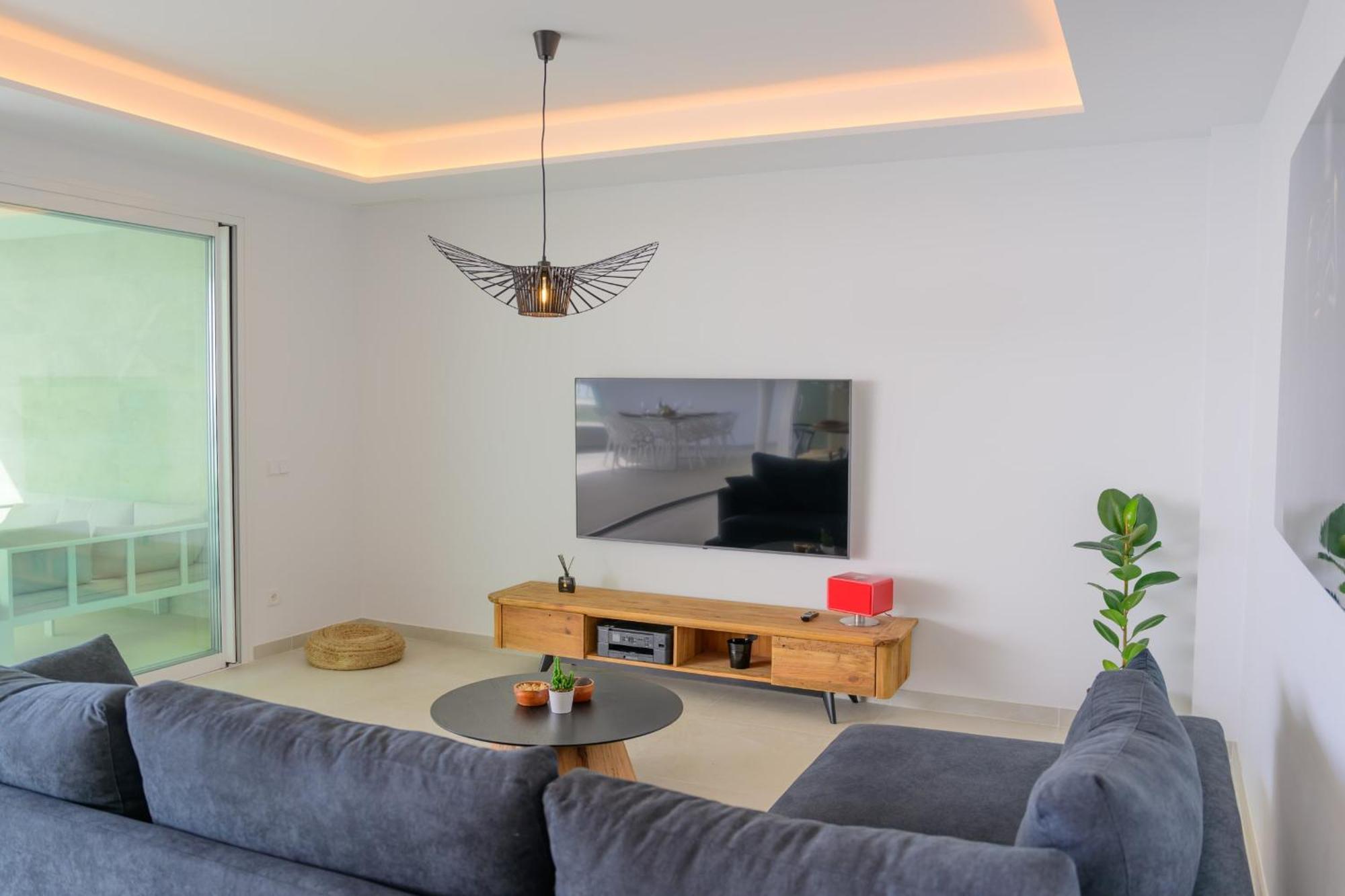 Luxurious 3 Bed With A Lovely Sea View In Carvajal * Benalmádena