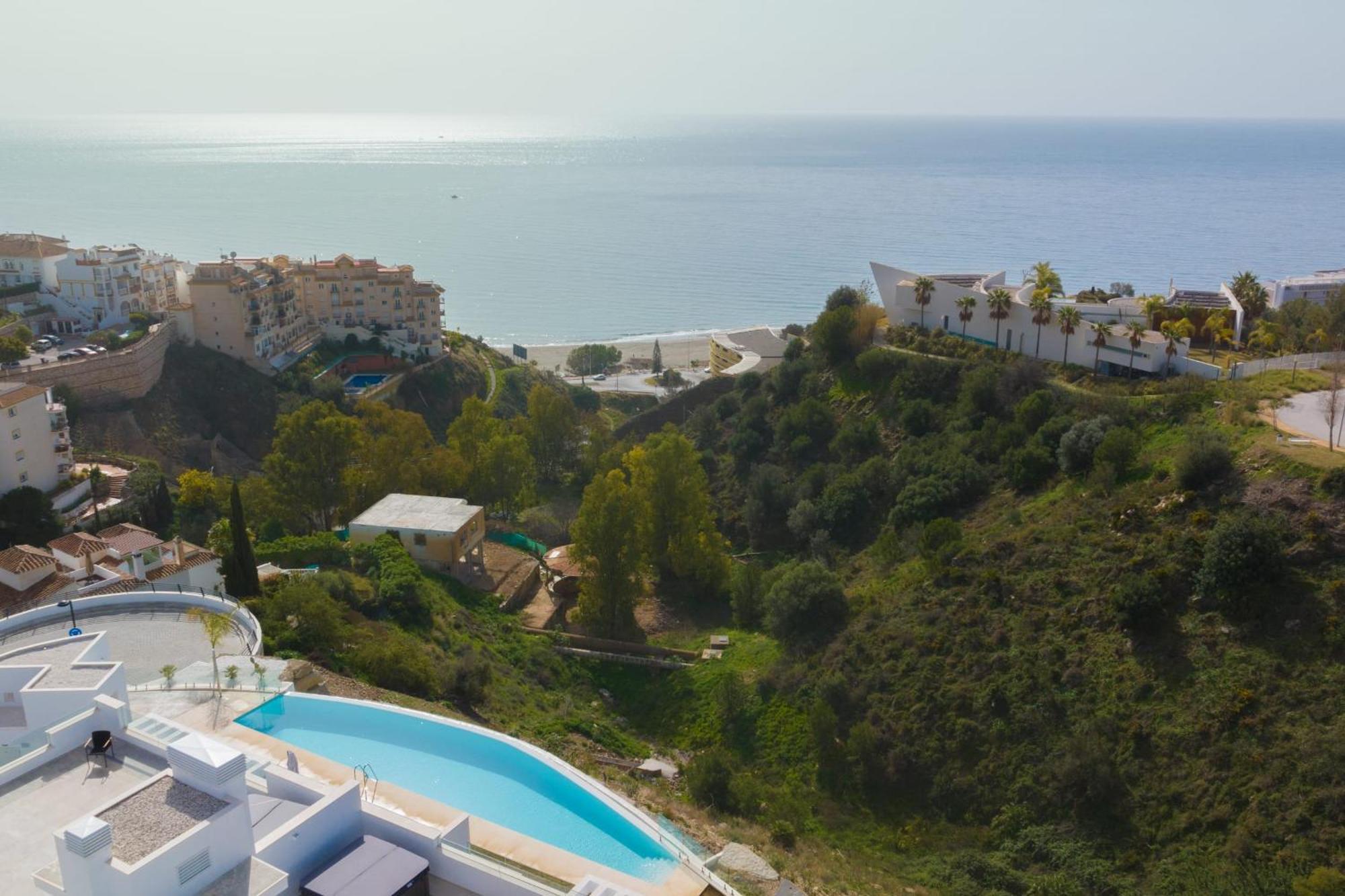 Lejlighed Luxurious 3 Bed With A Lovely Sea View In Carvajal Benalmádena